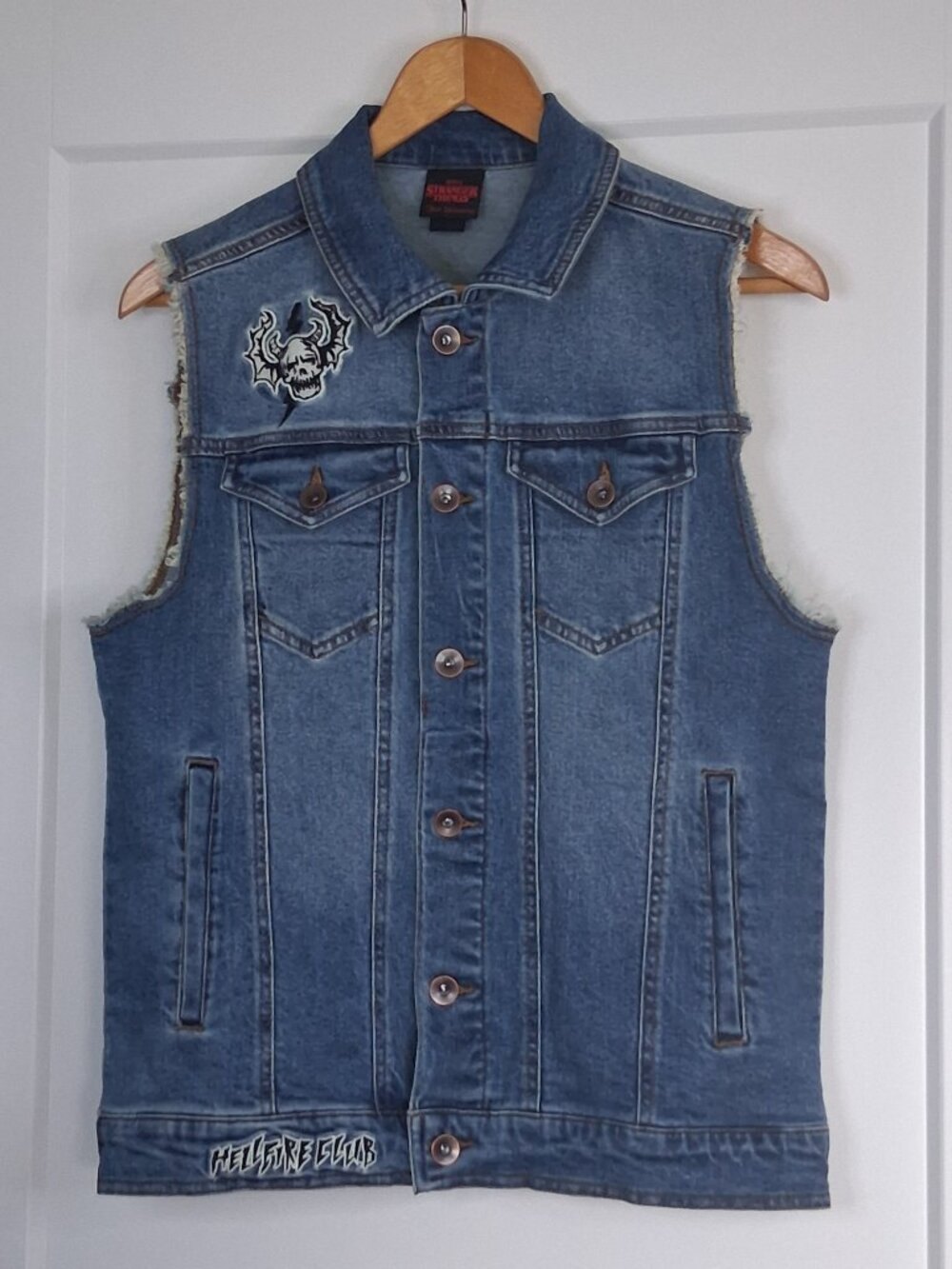 Stranger Things Hellfire Club Demobat Slayer Denim Vest XS Eddie Munson Sleeve - Picture 2 of 5